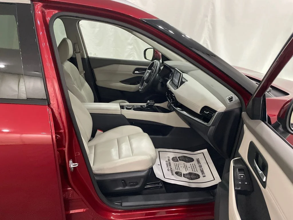 Used 2022 Scarlet Ember Tintcoat Nissan SL image 24
