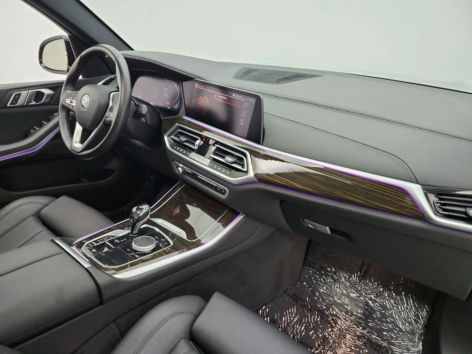 Used 2020 Arctic Gray Metallic BMW sDrive40i Sports Activity Vehicle image 37