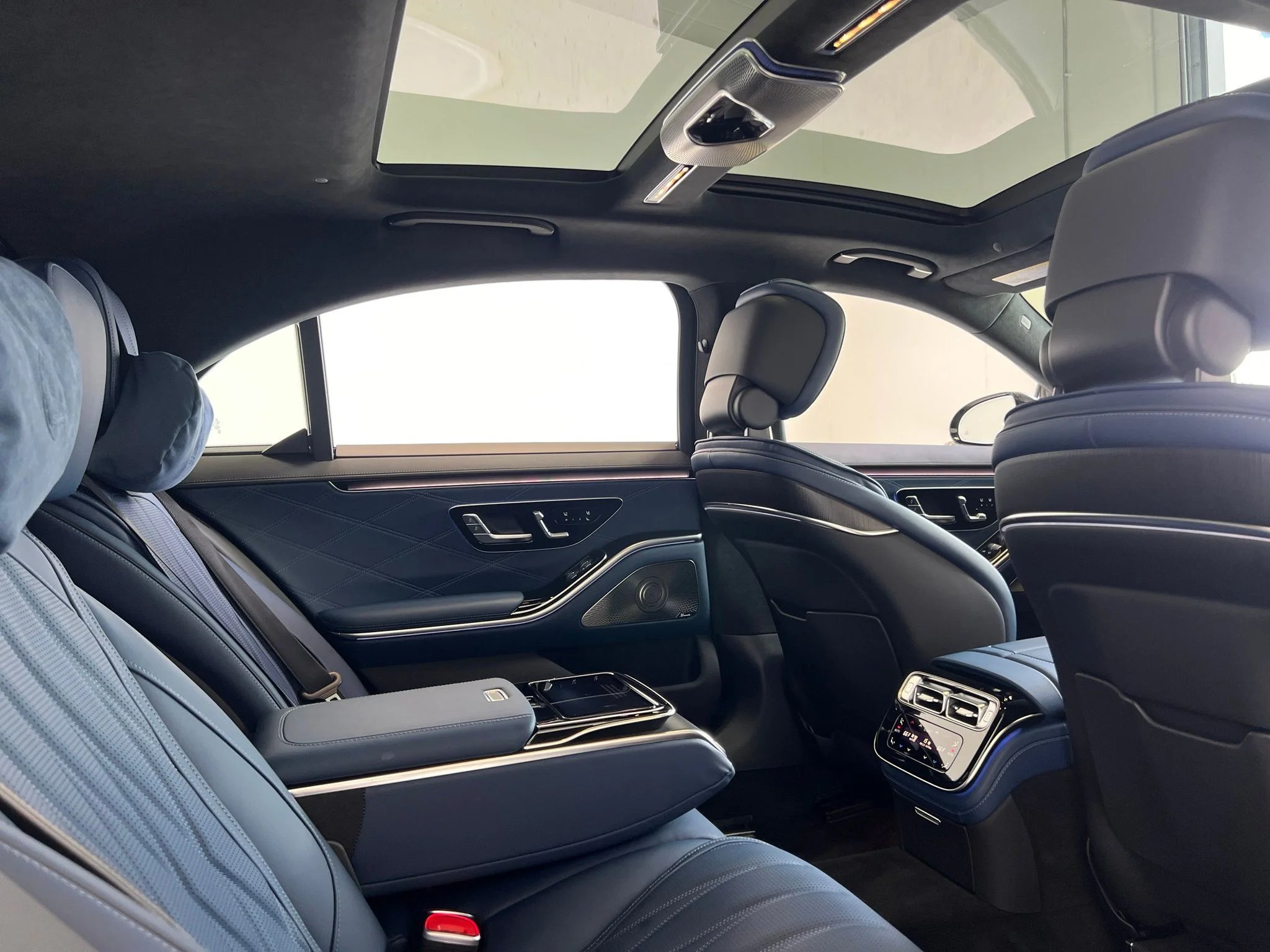 Used 2025 Gray Mercedes-Benz S 63 E AMG® image 27
