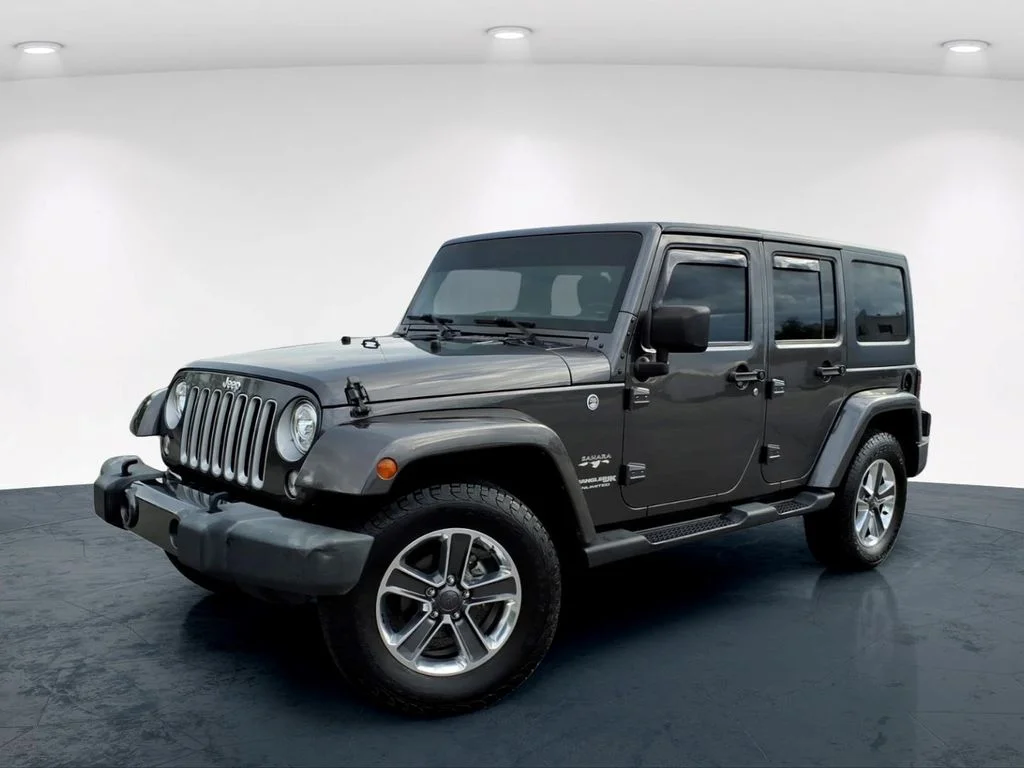 Used 2018 Gray Jeep Unlimited Sahara image 2