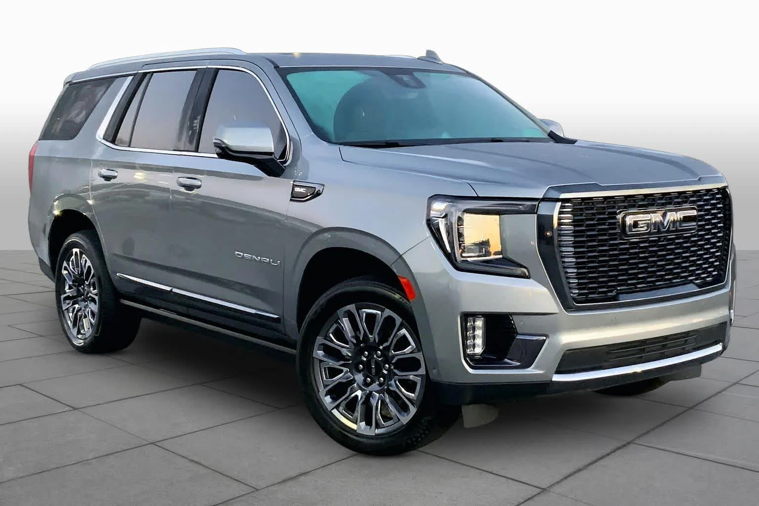 Used 2023 Sterling Metallic GMC Denali Ultimate image 3