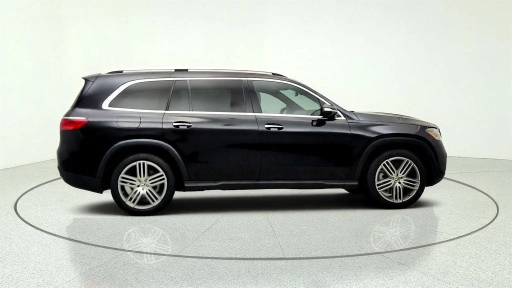 Used 2025 Obsidian Black Metallic Mercedes-Benz GLS 450 4MATIC® SUV w/ Trailer Hitch image 4
