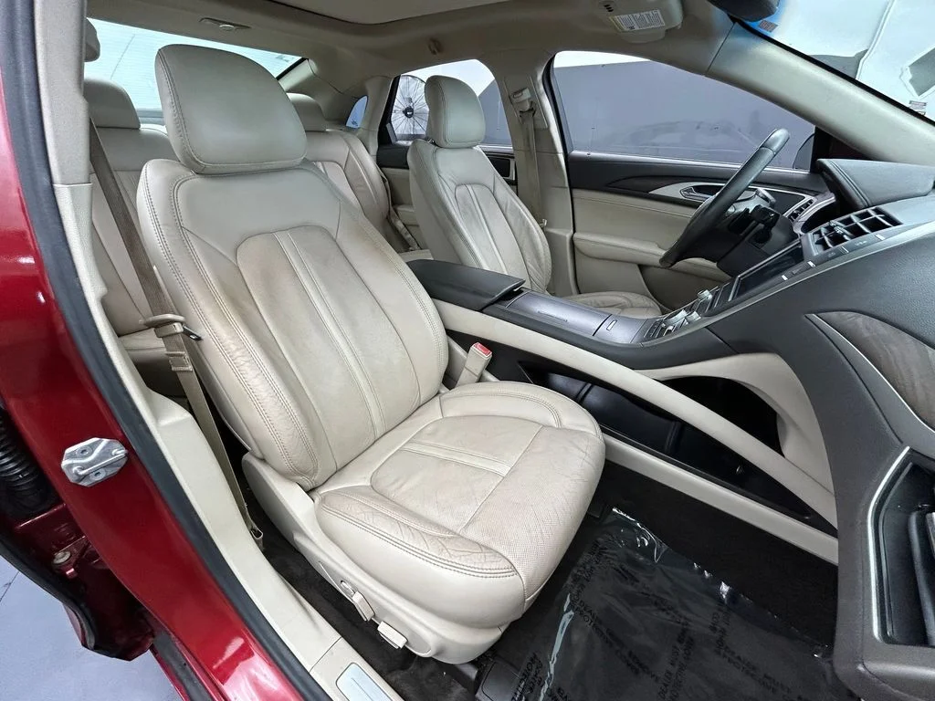 Used 2017 Ruby Red Metallic Lincoln Reserve image 49