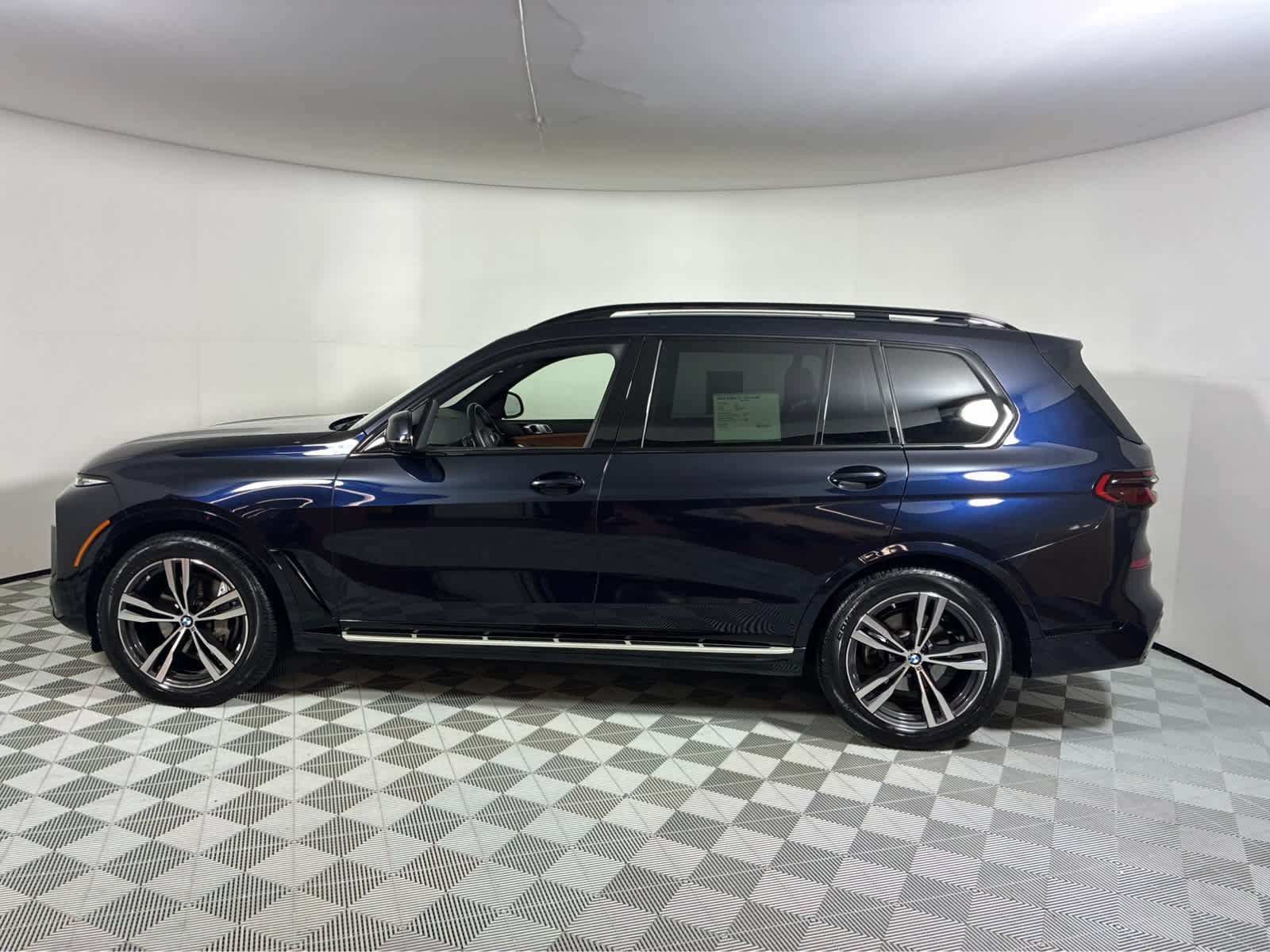 Used 2024 Carbon Black Metallic BMW xDrive40i image 4