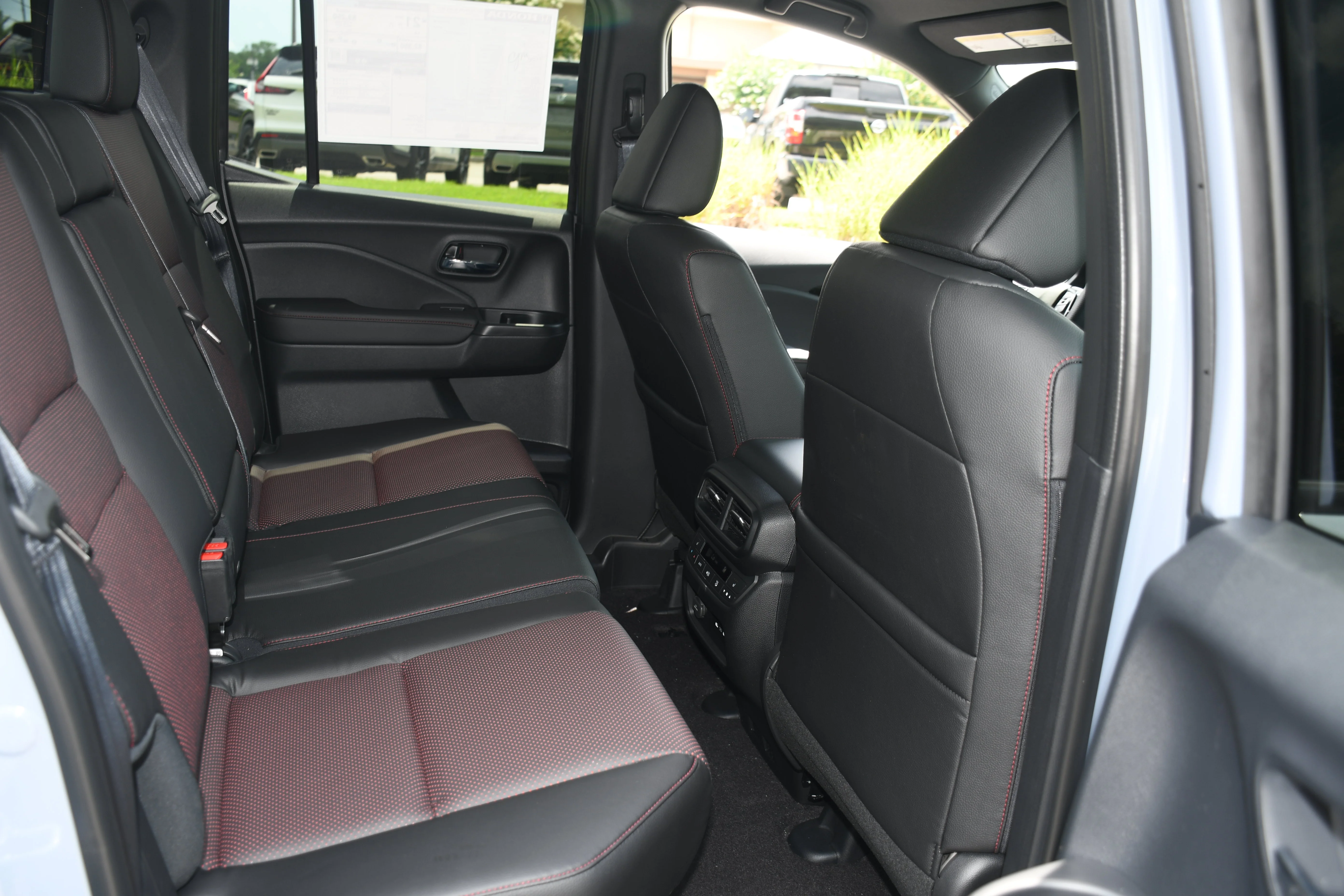 New 2026 Sonic Gray Pearl Honda Black Edition Two-Tone image 10