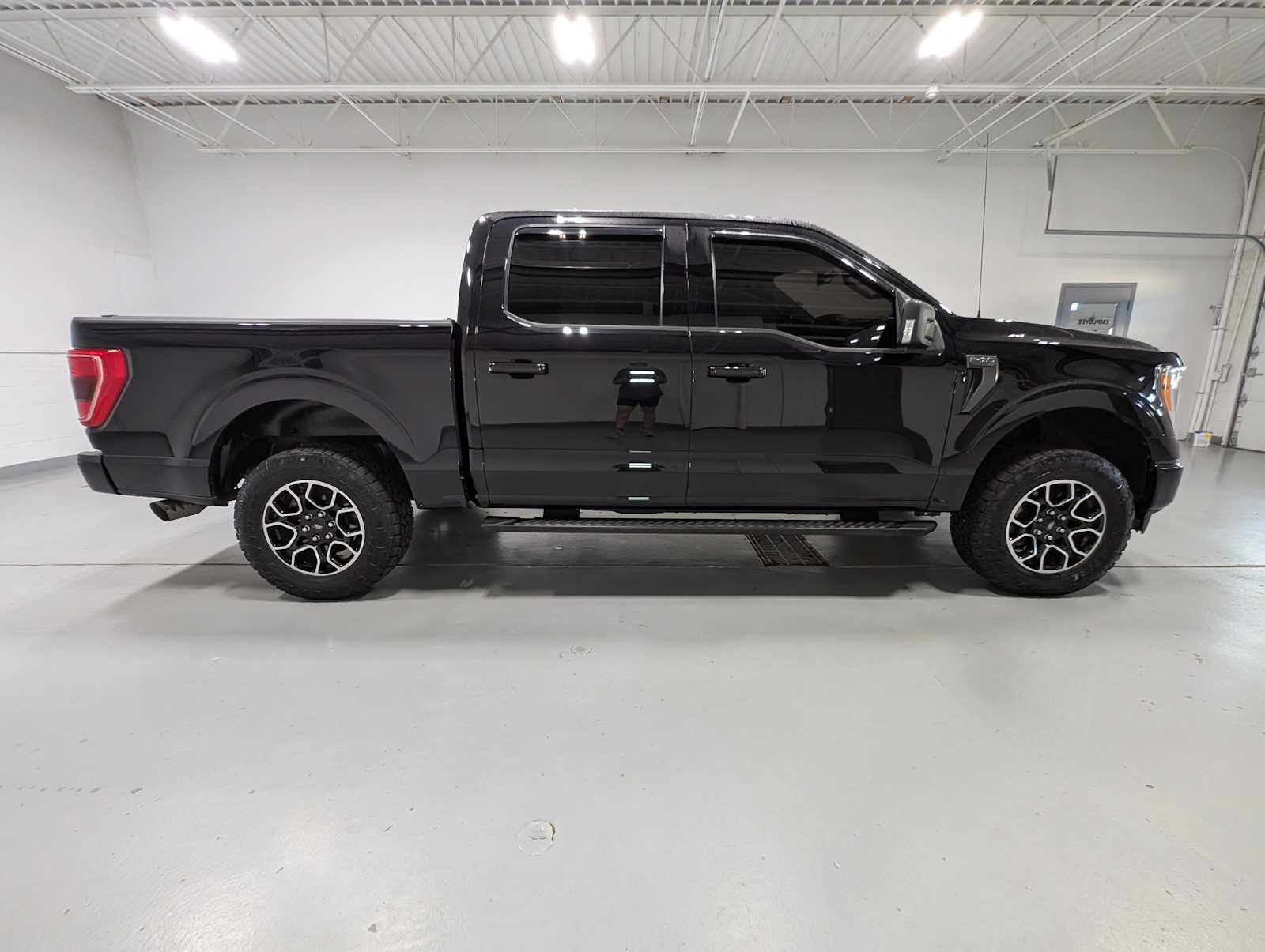 Used 2021 Agate Black Ford XLT image 7