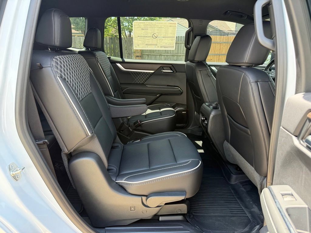 2026 GMC Acadia Denali - Photo 20