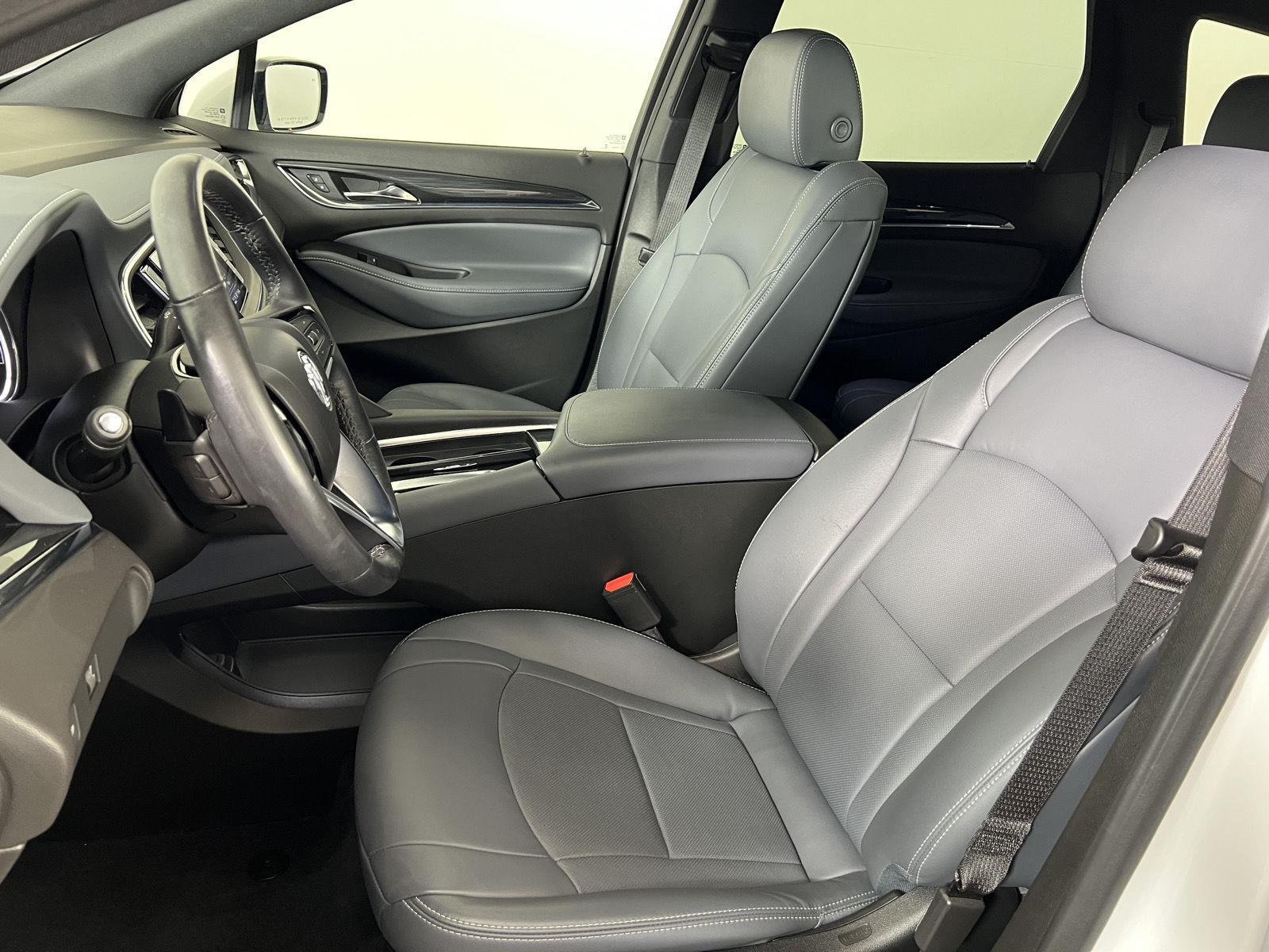 Used 2024 Summit White Buick Essence image 4