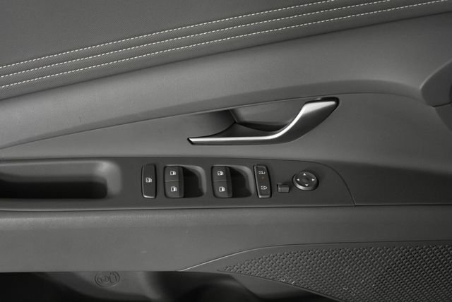 2025 Hyundai Elantra SEL - Photo 24