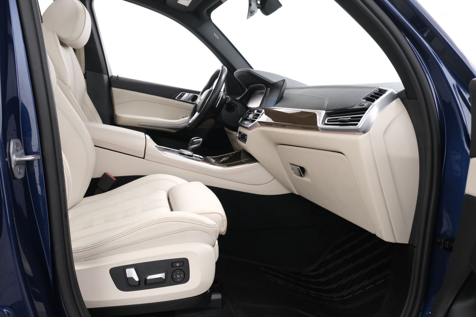Used 2020 Phytonic Blue Metallic BMW xDrive40i image 41