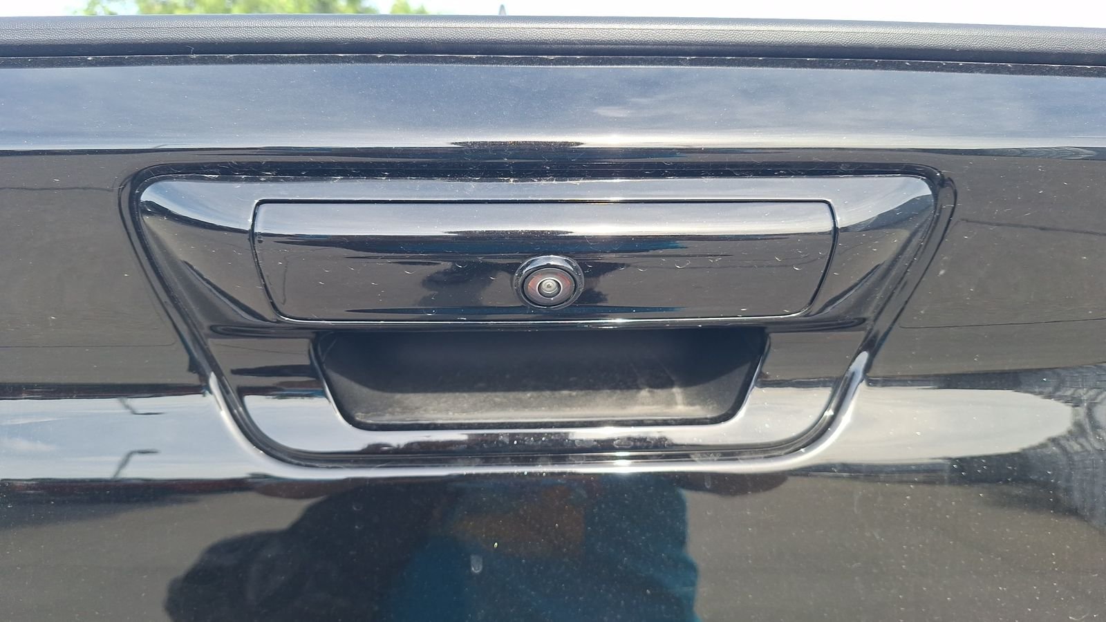 New 2026 Diamond Black Crystal Pearl-Coat Exterior Paint RAM Tungsten image 16