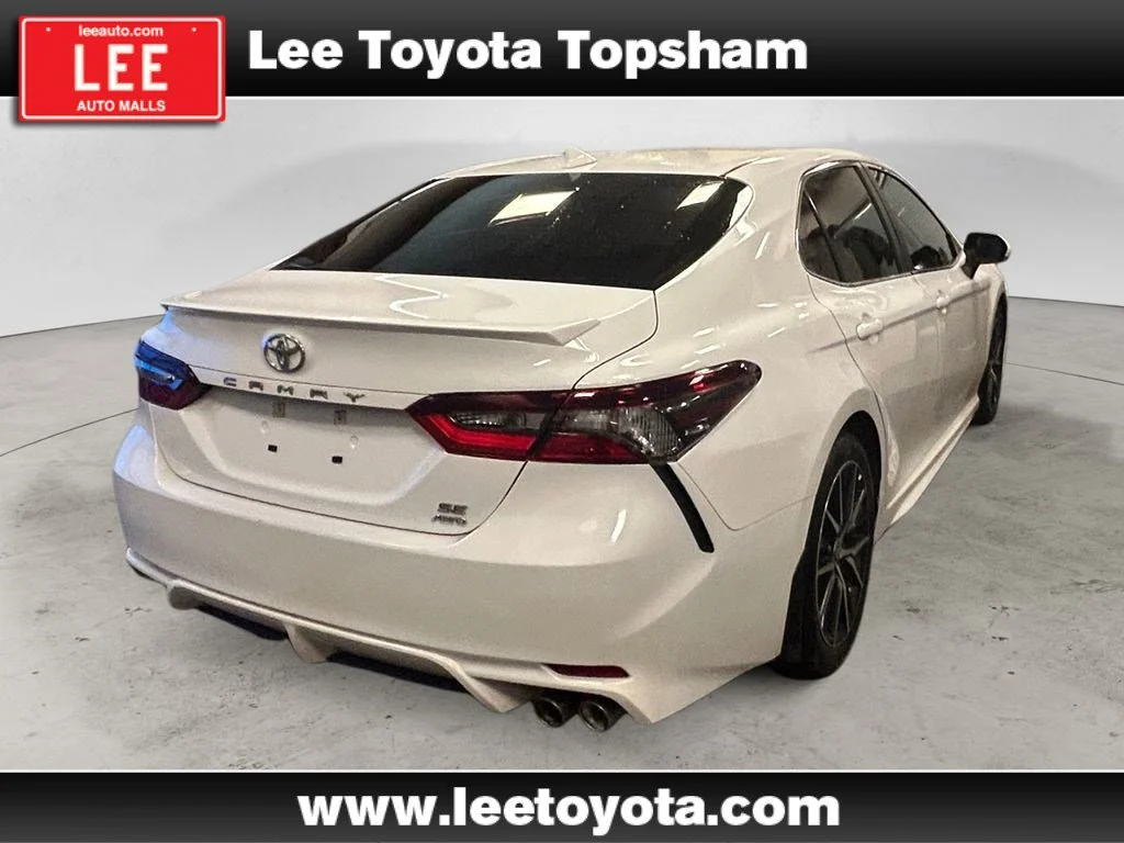 Used 2023 Ice Toyota SE image 5
