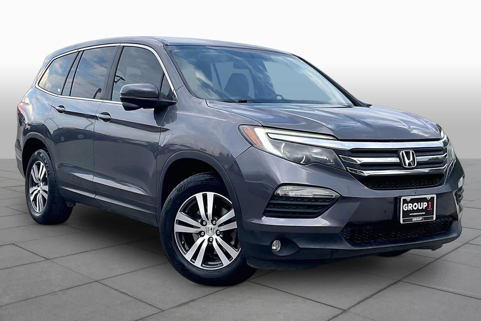 Used 2017  Honda EX image 3