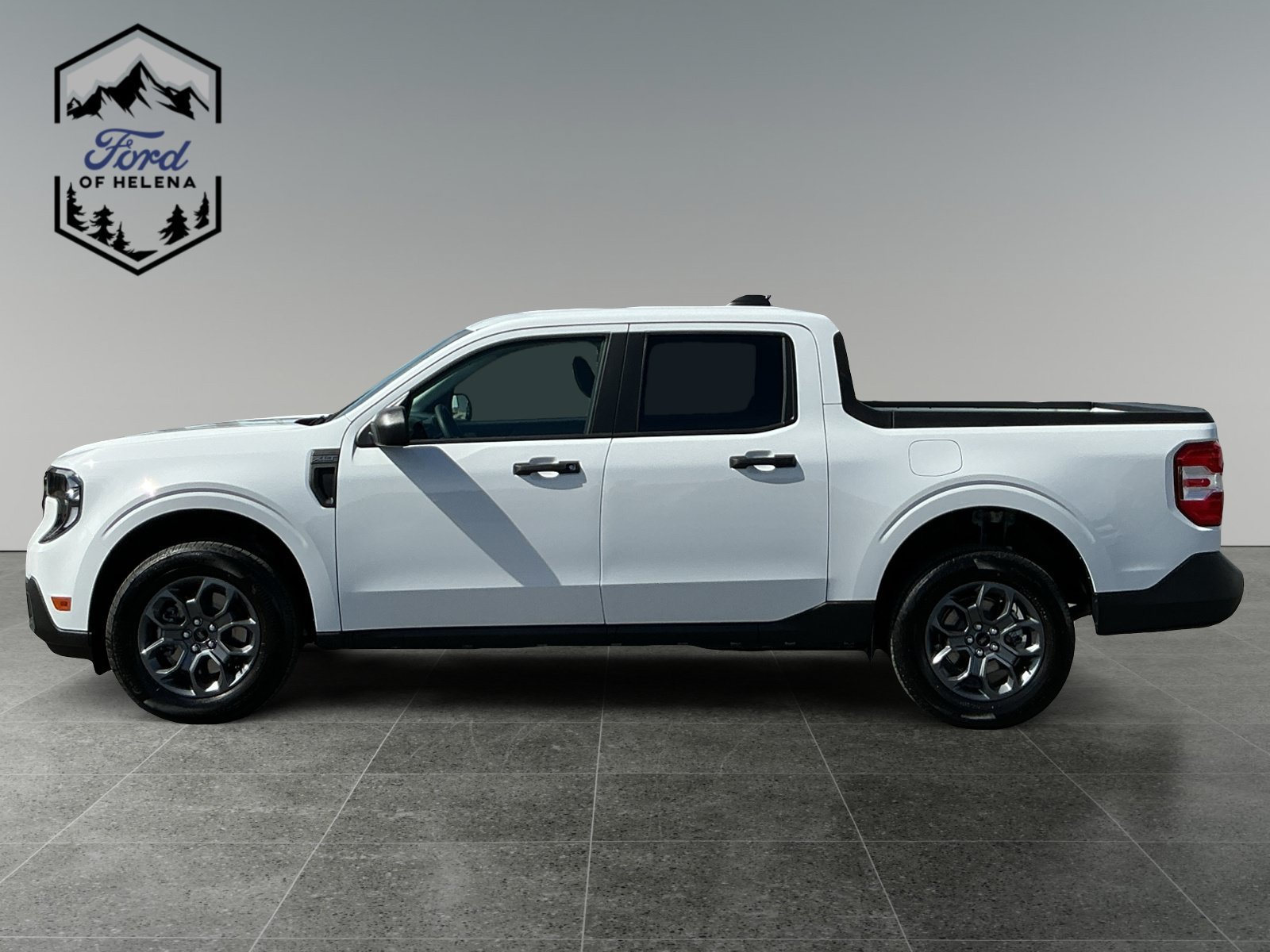 New 2026 Oxford White Ford XLT image 2
