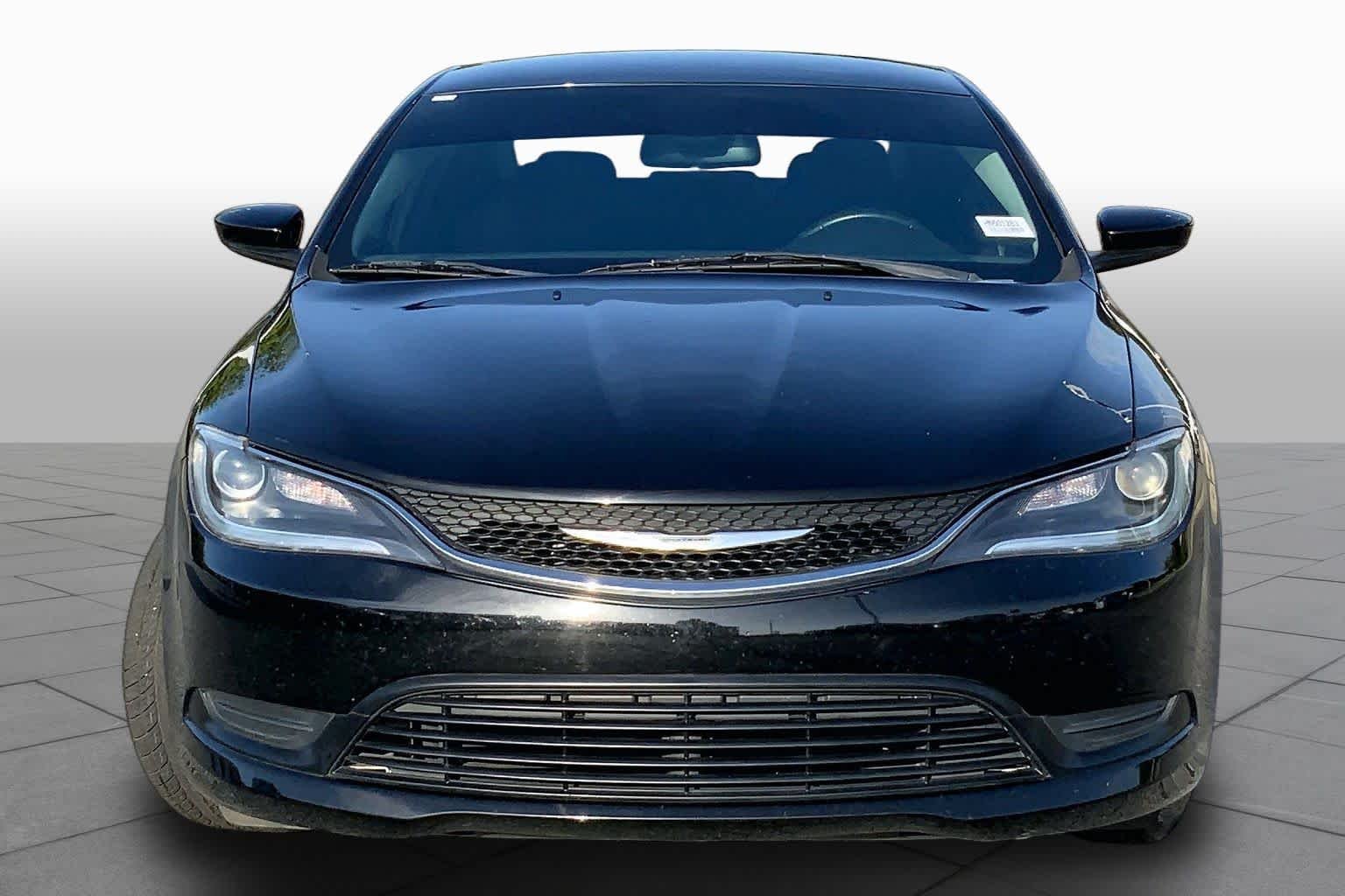 Pre-Owned 2017 Chrysler 200 Touring