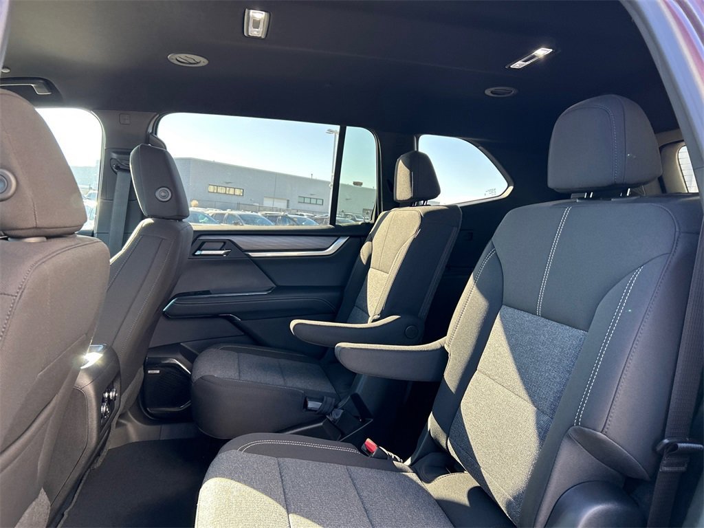 2026 GMC ACADIA - Image 30