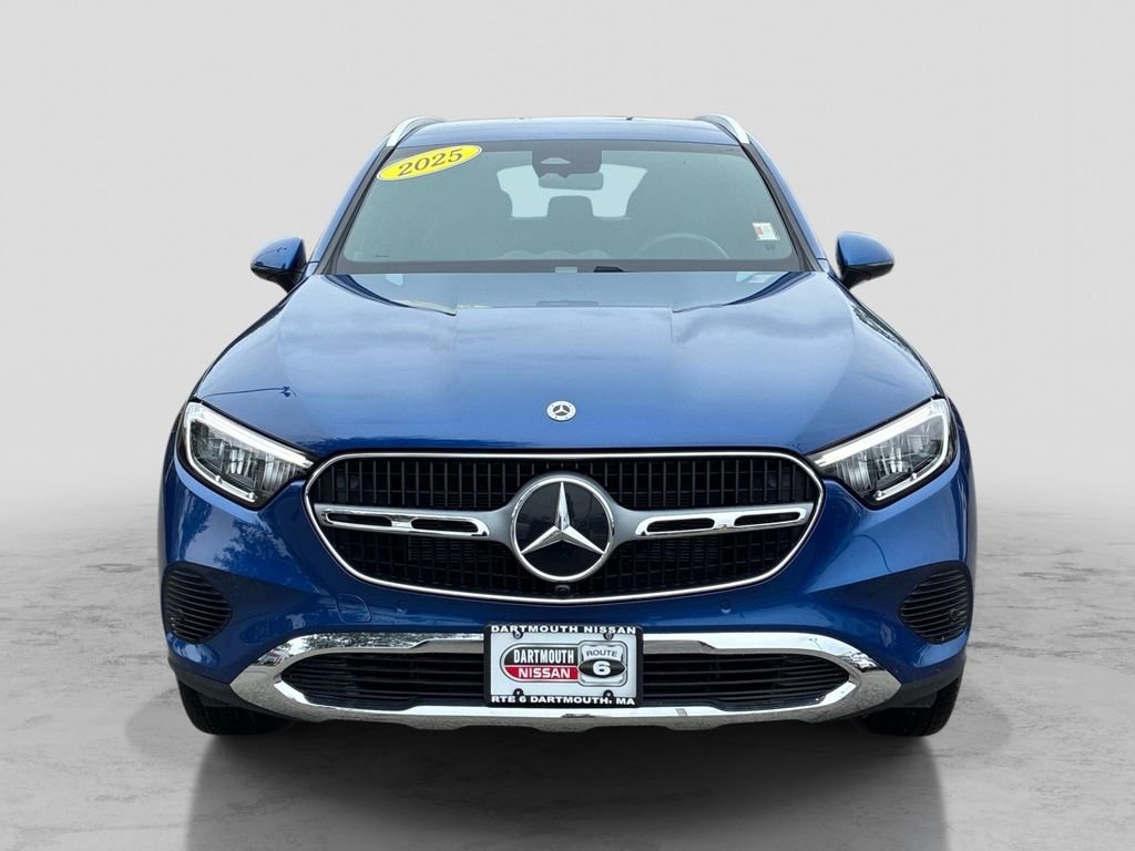 Used 2025  Mercedes-Benz GLC 300 image 2