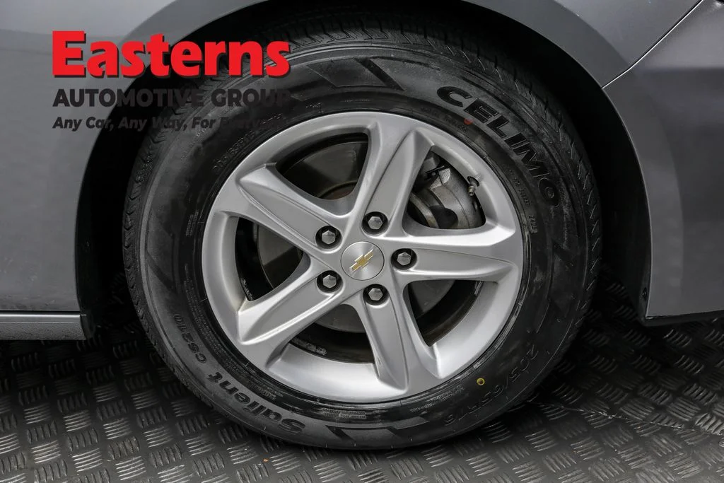 Used 2023 Gray Chevrolet LT image 30