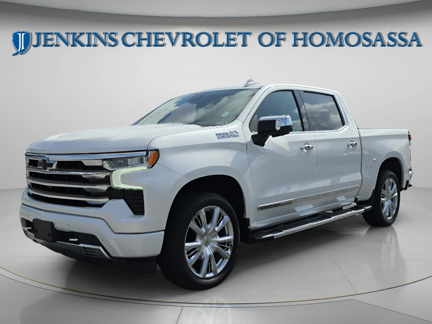 Used 2022 Iridescent Pearl Tricoat Chevrolet High Country image 11