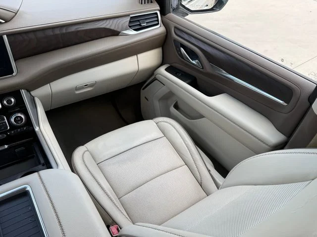 Used 2022 White Frost GMC Denali image 28