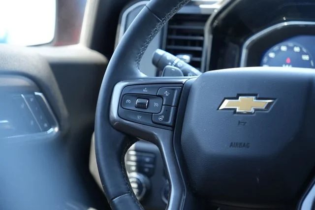 Used 2023 Red Chevrolet High Country image 17