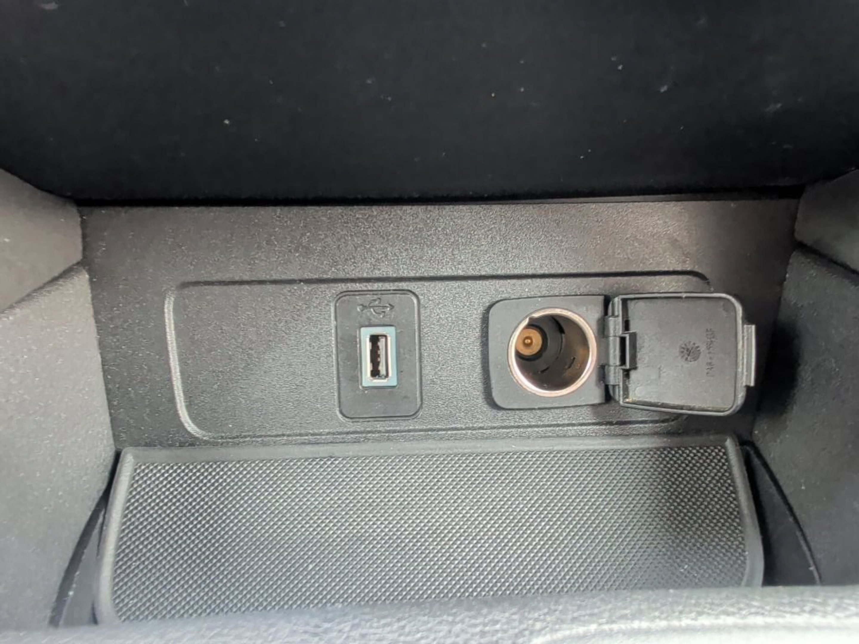 Used 2018 Blue Metallic Ford SEL image 25
