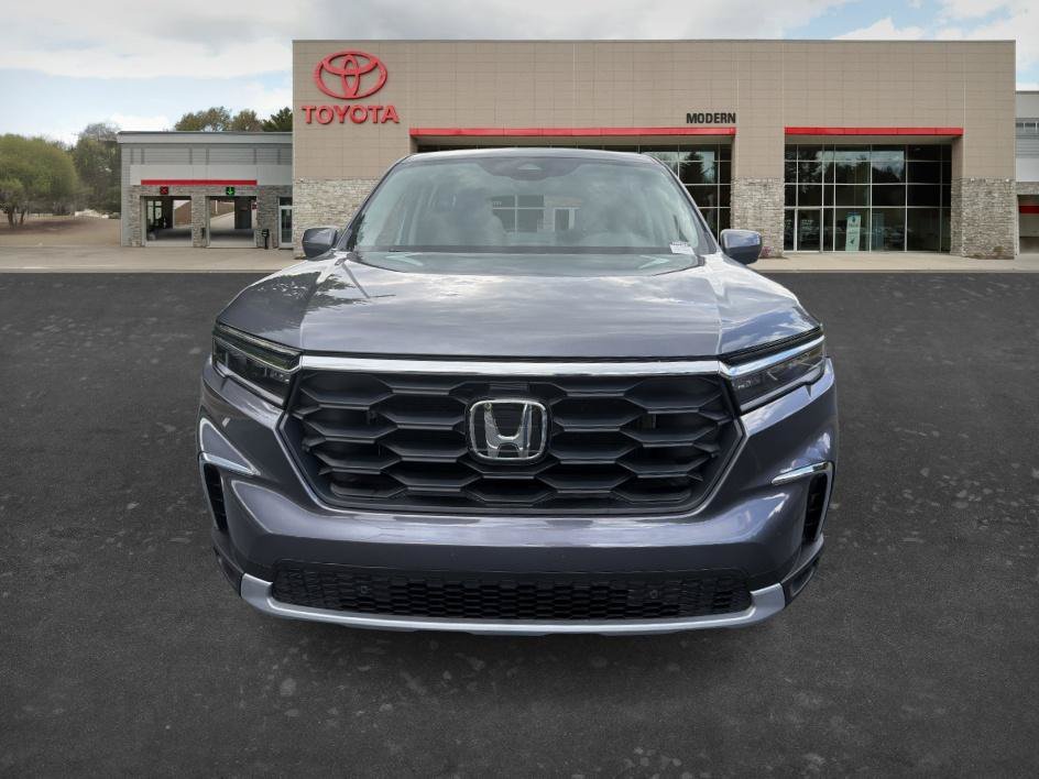 Used 2023 Modern Steel Metallic Honda EX-L 8 Passenger image 2