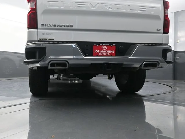 Used 2022 White Chevrolet LT image 36