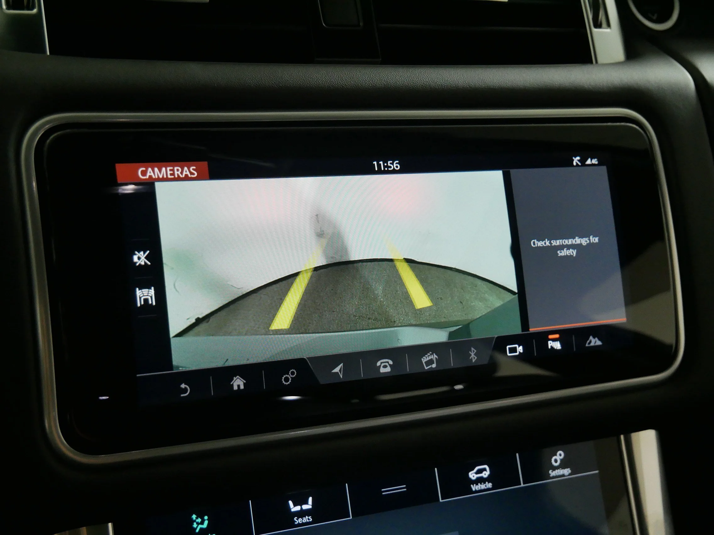 Used 2021 Eiger Grey Metallic Land Rover HSE Dynamic image 33