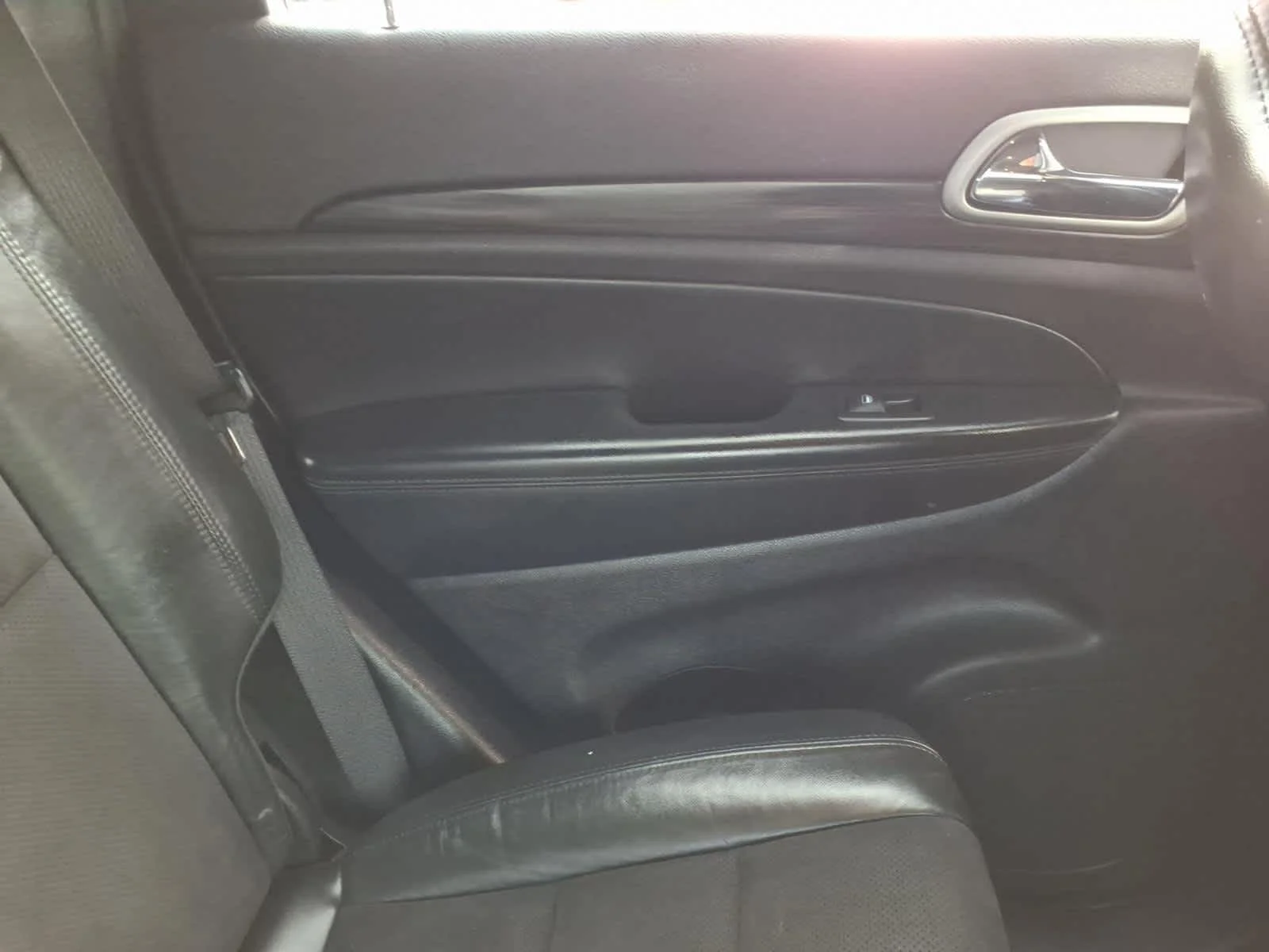Certified Used 2021 Bright White Clearcoat Jeep Laredo X image 21