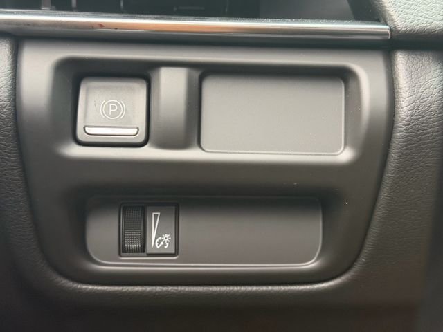 Used 2025 White Cadillac Sport image 32