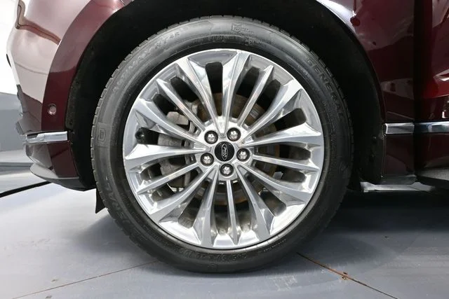 2021 Ford Edge Titanium - Photo 18