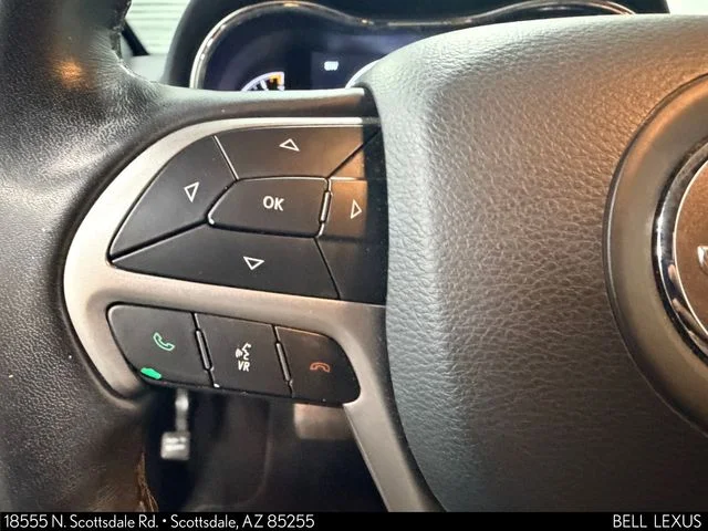 Used 2022 White Jeep Laredo X image 22