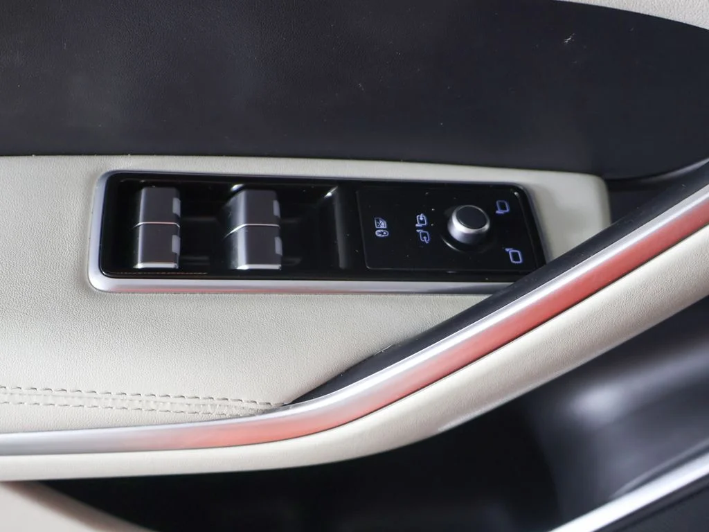 Used 2022 Black Jaguar SVR image 38