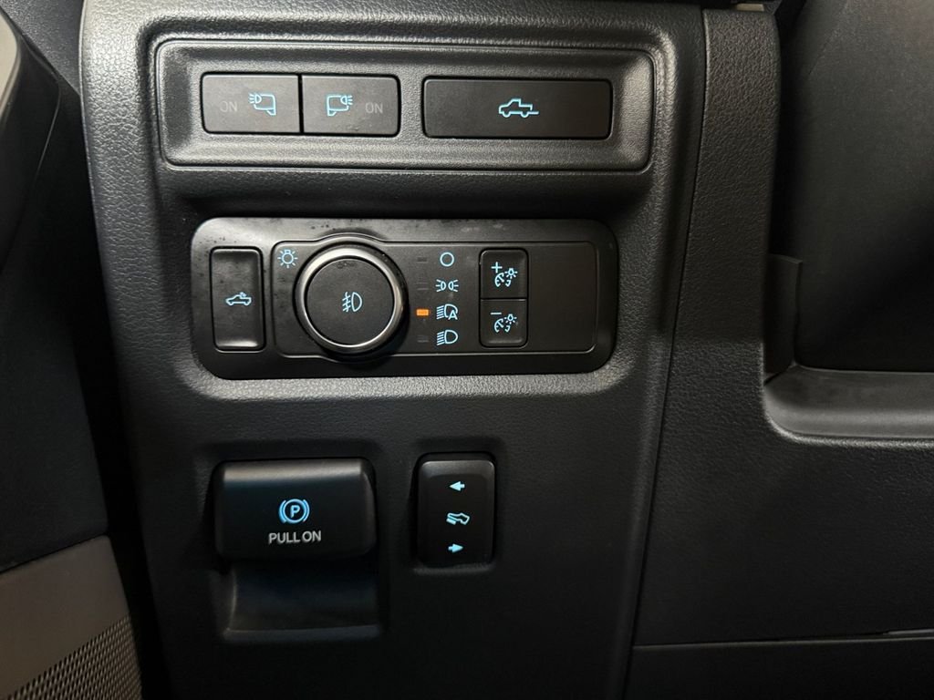 Used 2021 Black Ford Platinum image 25
