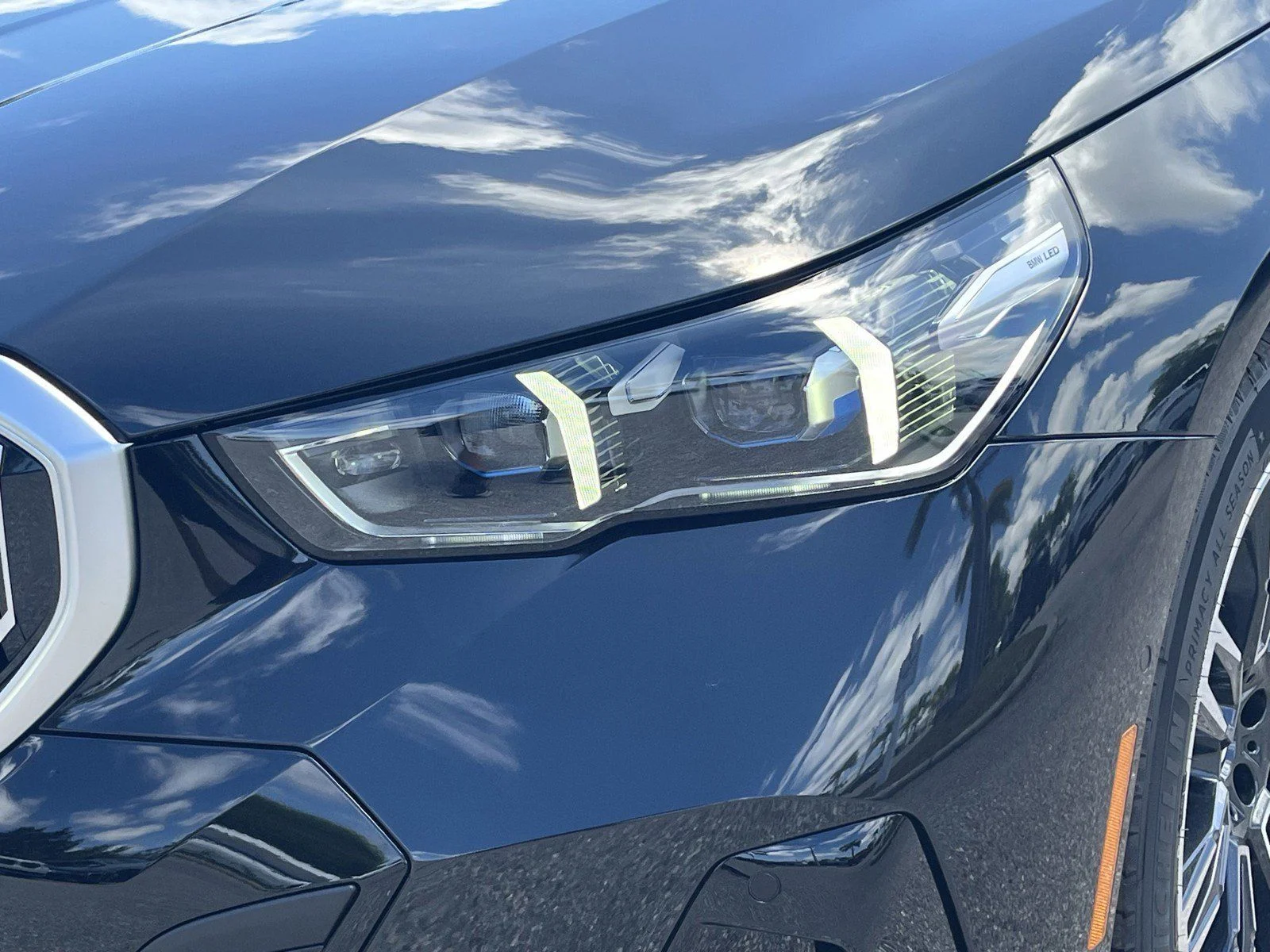 New 2027 Black Sapphire Metallic BMW 530i image 10
