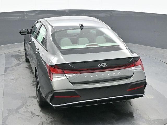 New 2026 Gray Hyundai SEL Sport image 10