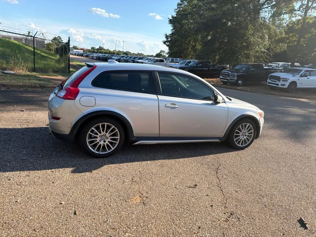 Used 2011  Volvo T5 image 8