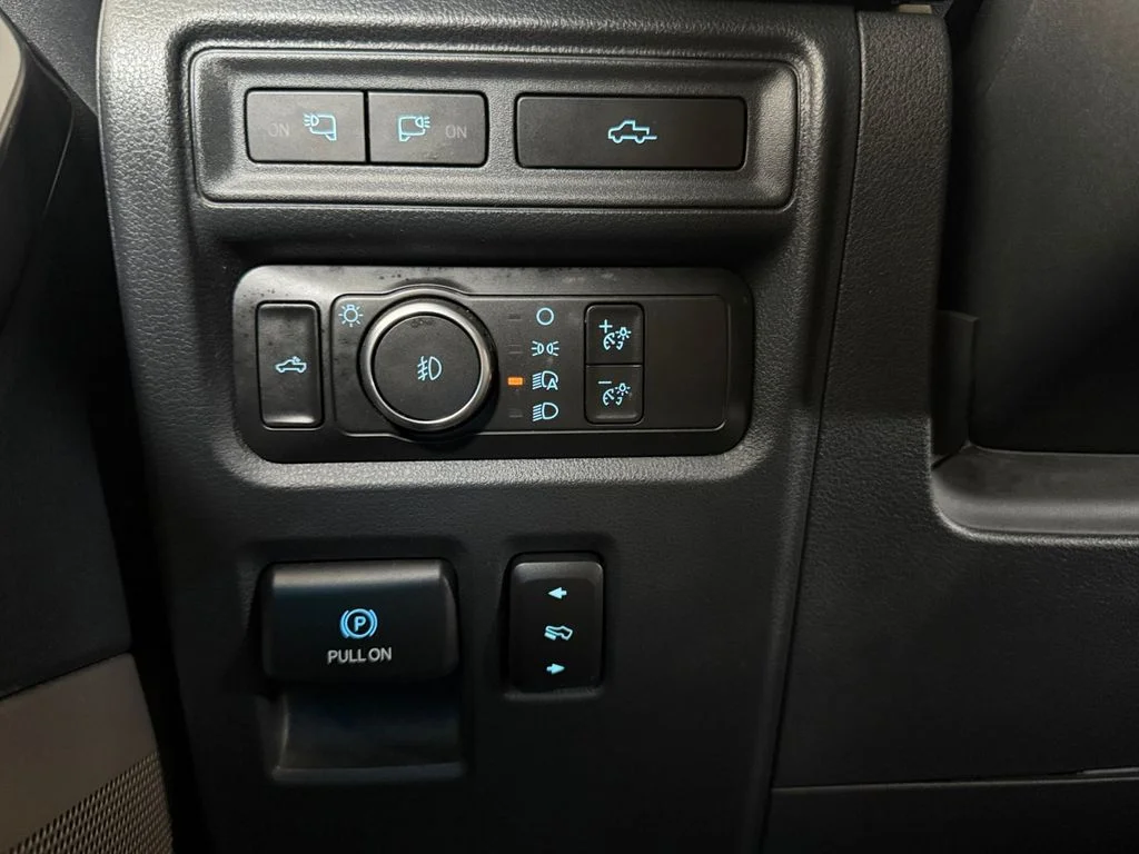 Used 2021 Black Ford Platinum image 25