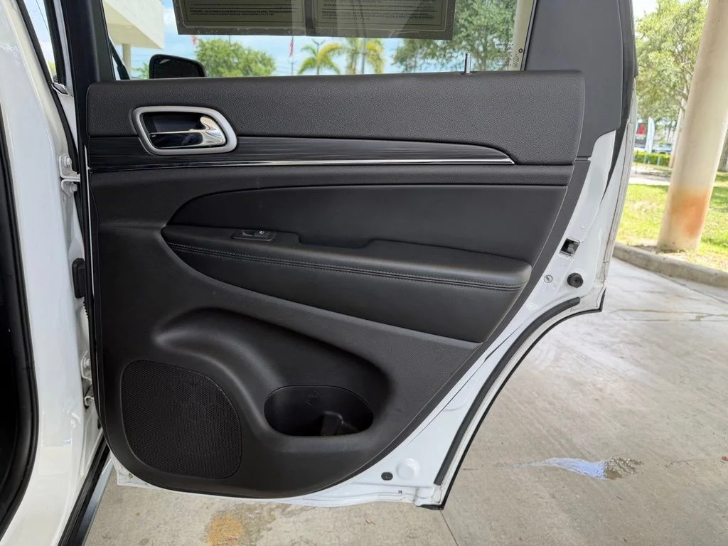Used 2020 White Jeep Limited image 35