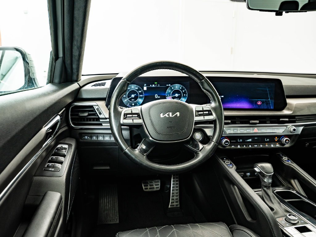 Used 2023 Wolf Gray Kia SX-Prestige X-Line image 33