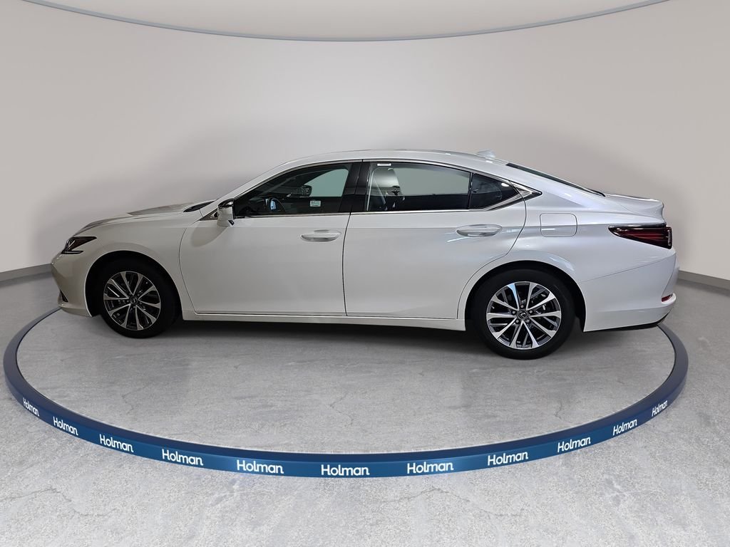 Used 2025 White Lexus 350 image 8