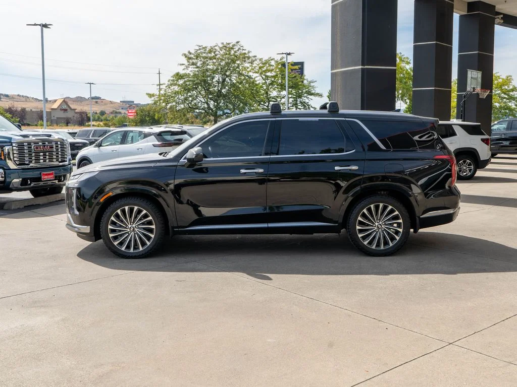 Used 2023 Black Hyundai Calligraphy image 4