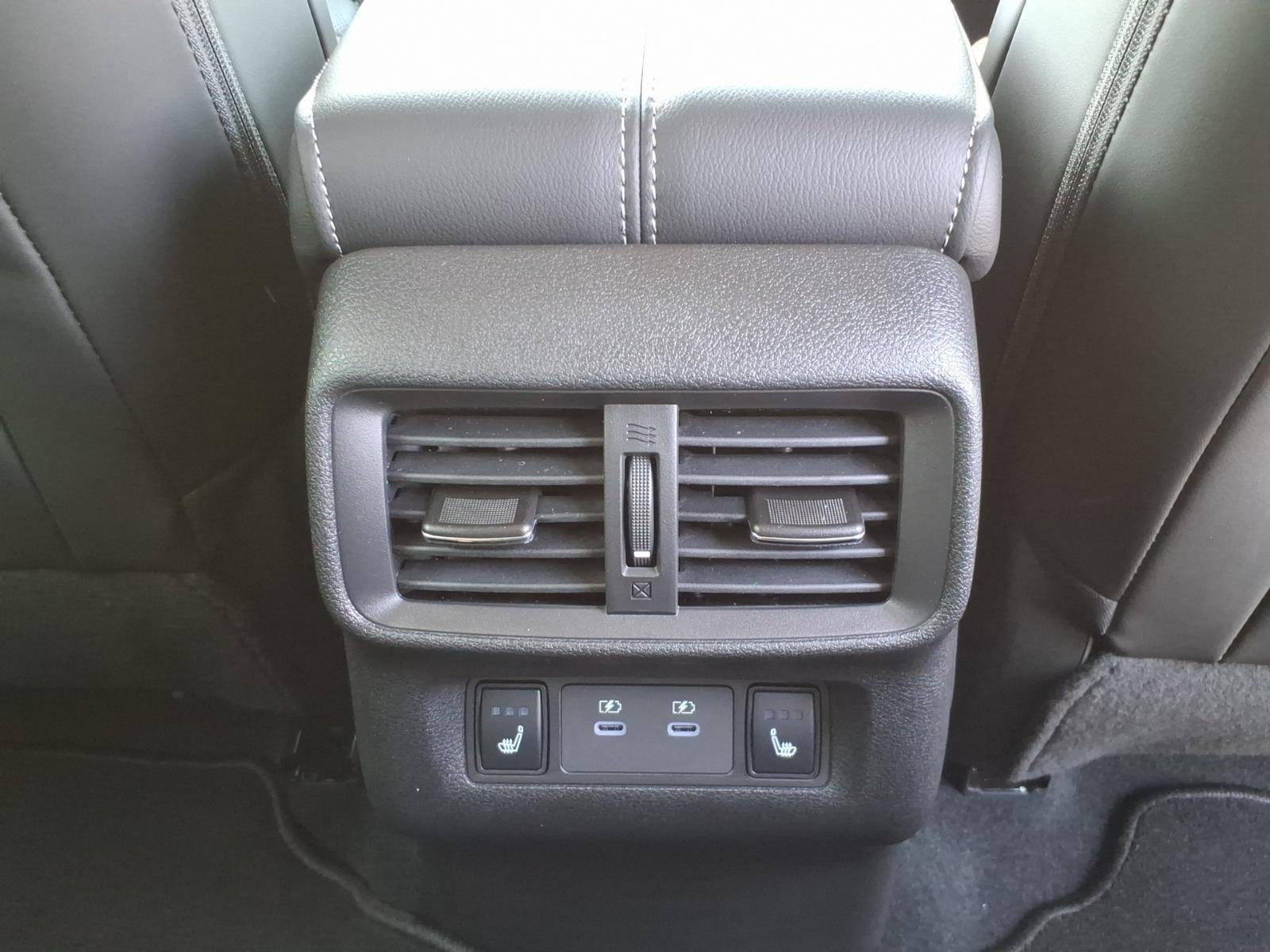 New 2026 Everest White Pearl TriCoat / Super Black Two-tone Nissan Platinum image 22