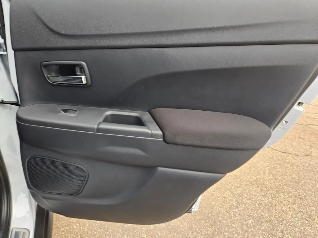 Used 2026 White Mitsubishi 2.0 ES image 9