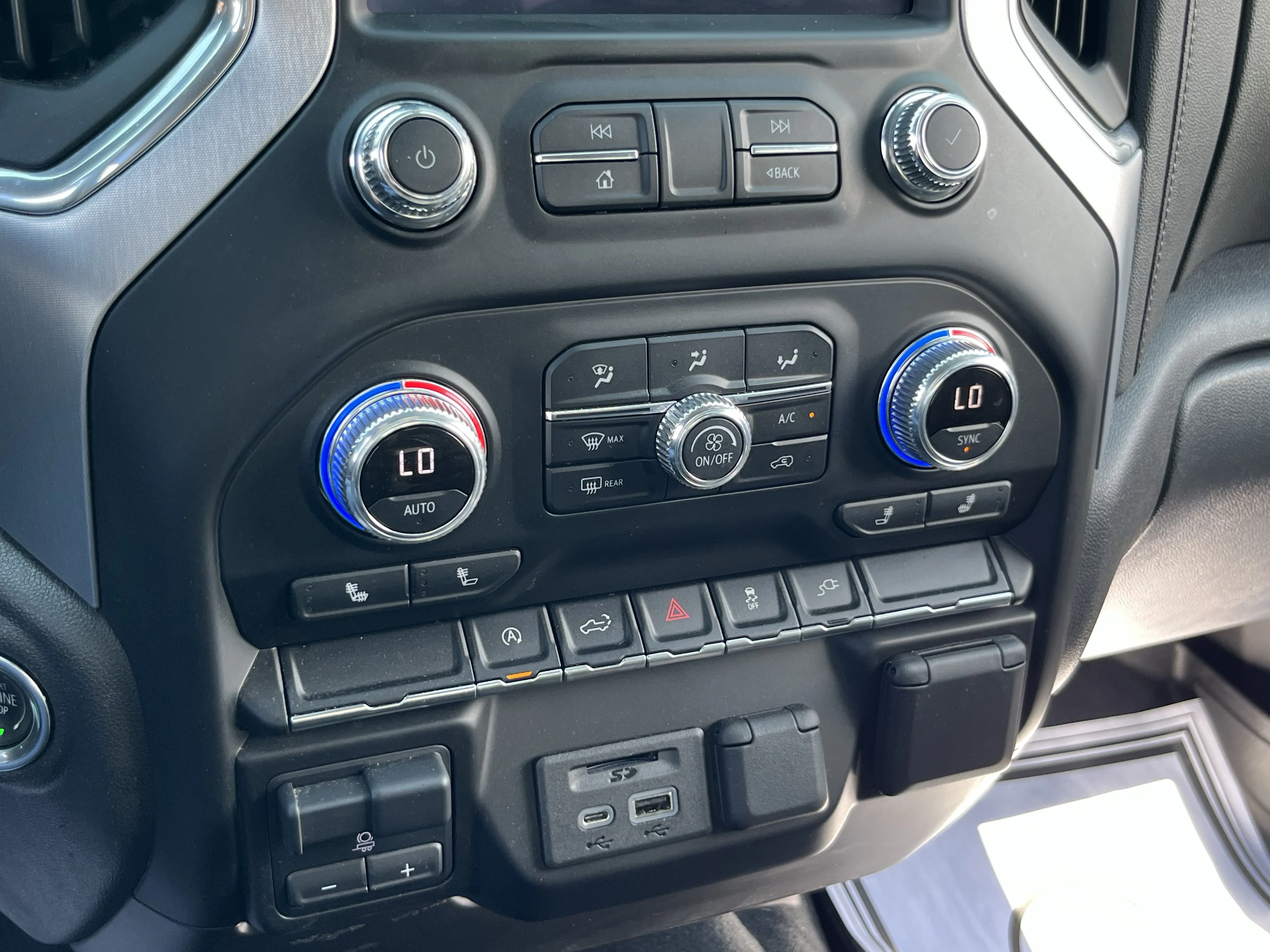 Used 2021 Steel Metallic GMC SLT image 25