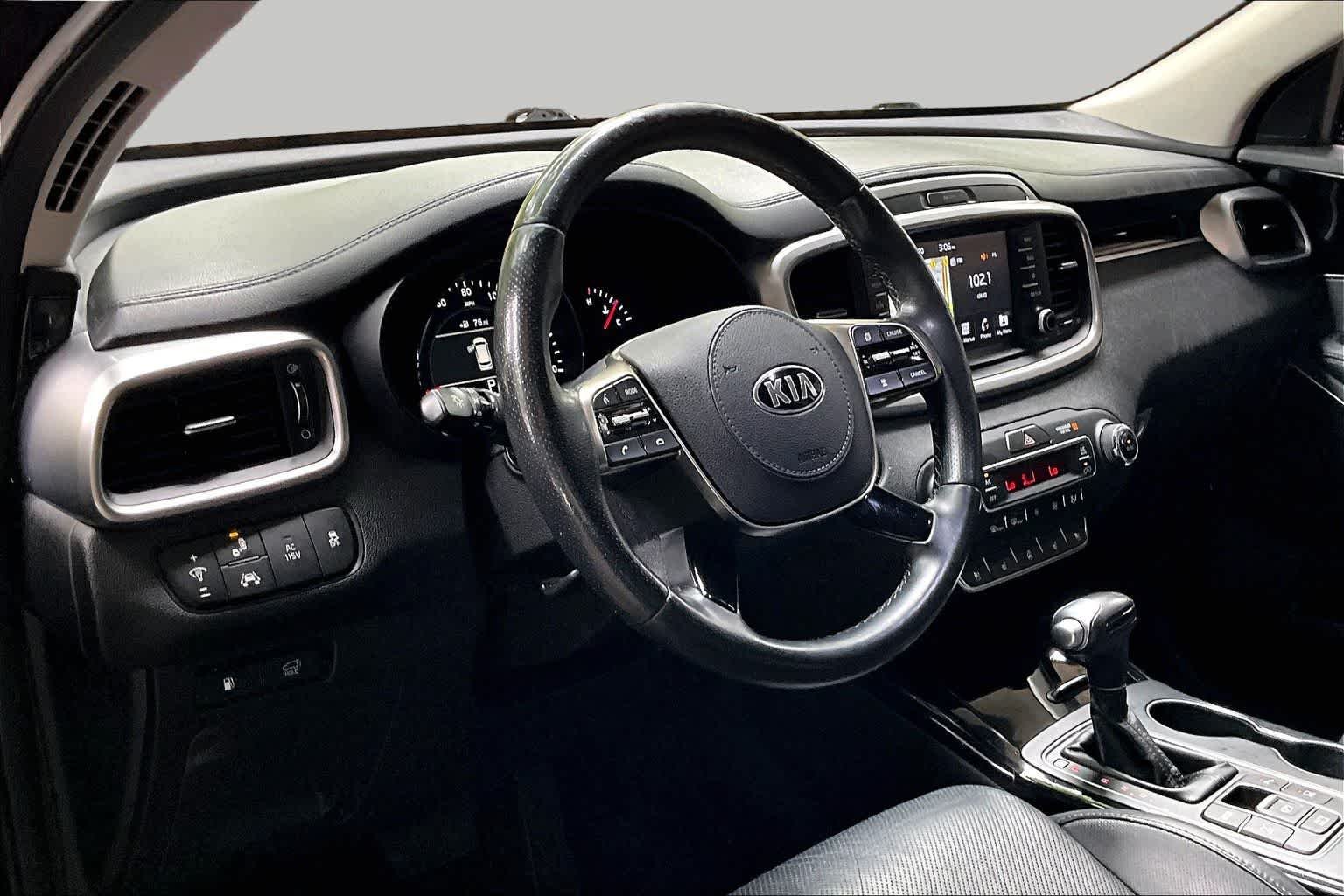 Used 2019 Ebony Black Kia SX V6 image 17