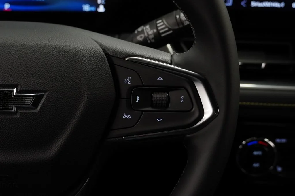 New 2026 Mosaic Black Metallic Chevrolet ACTIV image 20