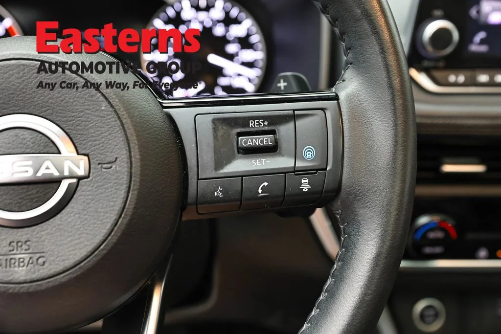 Used 2023 White Nissan SV image 16