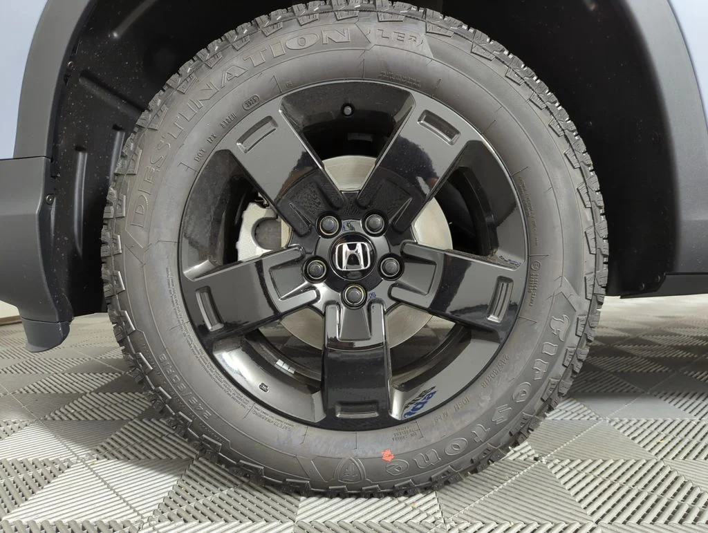 New 2026 Sonic Gray Pearl Honda Black Edition image 12